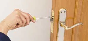 Affordable Locksmith Services Carrollton, TX 972-512-6357 - trunk-unlock-01